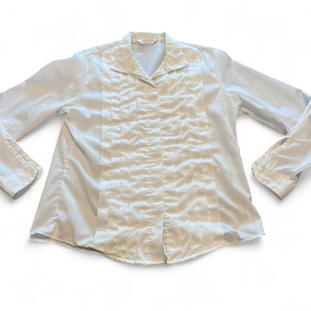 0100 Vintage Classic Elegance Ruffled Button Down
